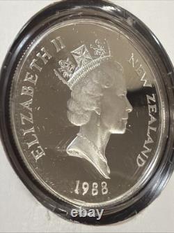 1988 NEW ZEALAND PROOF Silver $ Coin the YELLOW-EYED PENGUIN