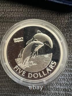 2002 New Zealand 5 Dollars Silver Proof Hector's Dolphin