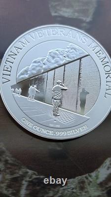 2015 Niue $2 Vietnam Veterans Memorial 1 oz. 999 Silver Proof America's Parks