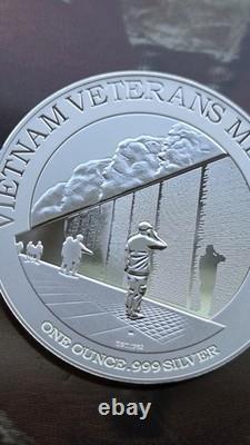 2015 Niue $2 Vietnam Veterans Memorial 1 oz. 999 Silver Proof America's Parks