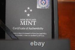 2022 Niue $2 1oz Silver Star War Mandalorian Grogu Cameo Proof Coin Box & COA