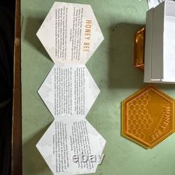 Beautiful 2016 NEW ZEALAND Proof HONEY BEE 0.999 Silver 1 TROY OZ $1 454/1500