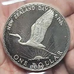 New Zealand 1974 Dollar New Zealand Day Silver Frosted Cameo Blue Case