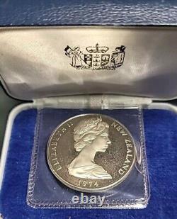 New Zealand 1974 Dollar New Zealand Day Silver Frosted Cameo Blue Case