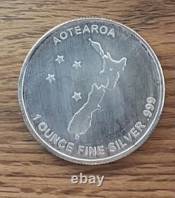 New Zealand Silver Fern Aotearoa Art Round -1 Troy Oz. 999 Silver