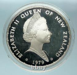 1979 New Zelande Modifié Portrait Old Queen Elizabeth II Argent $1 Pièce I84374