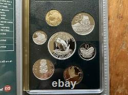 2005 New Zealand Proof Coin Set Avec Un Pingouin Argenté