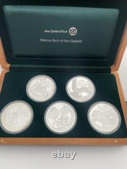 2009 Géants de Nouvelle-Zélande - Ensemble de 5 pièces en argent de 1 oz - aigle, weta, baleine franche australe