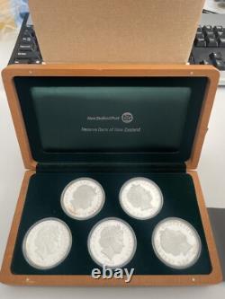2009 Géants de Nouvelle-Zélande - Ensemble de 5 pièces en argent de 1 oz - aigle, weta, baleine franche australe