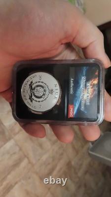 2025 Niue Extinction 1 oz 999 épreuve inverse NGC PF PR70 avec spécimen de météorite Ag