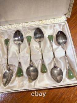 Cuillères en argent sterling de Nouvelle-Zélande avec pierre verte