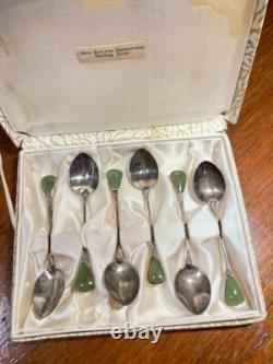 Cuillères en argent sterling de Nouvelle-Zélande avec pierre verte