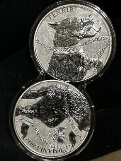 En français, cela se traduirait par : Ensemble de pièces de monnaie Germania Beasts Fenrir 2 x 1 oz. en argent 9999 BU de 2022 avec capsule duo.