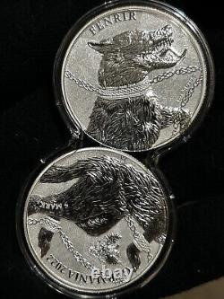 En français, cela se traduirait par : Ensemble de pièces de monnaie Germania Beasts Fenrir 2 x 1 oz. en argent 9999 BU de 2022 avec capsule duo.