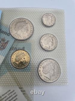 Ensemble touristique néo-zélandais 2004 NZ/Allemand avec une pièce d'erreur RARE 10c MULE à double bord