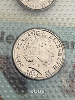 Ensemble touristique néo-zélandais 2004 NZ/Allemand avec une pièce d'erreur RARE 10c MULE à double bord