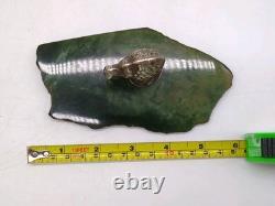 Ornement kiwi néo-zélandais en métal argenté EPNS sur base en pounamu en pierre verte