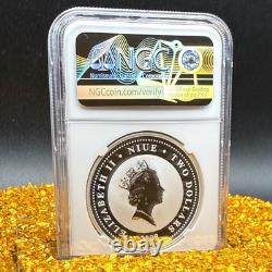 Pièce en argent de 2 $ de Niue 2008, 1 oz, épreuve inversée PF70, anciennes voitures soviétiques, GAZ M20 Pobeda, population certifiée : 2