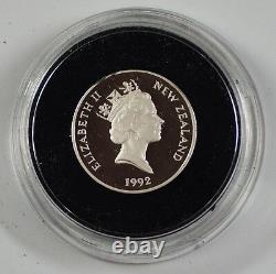 Pièce en argent sterling Piedfort de un dollar de Nouvelle-Zélande de 1992 avec boîte endommagée.
