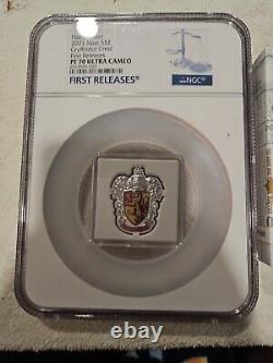 Pièce en forme de blason Gryffondor Harry Potter 2021 Niue 2 $ NGC PF70 UC FR