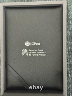 Seulement 500 frappés - Nouvelle-Zélande Ciel Sombre/ Ciel Clair 2 OZ. Ensemble de pièces en argent Proof